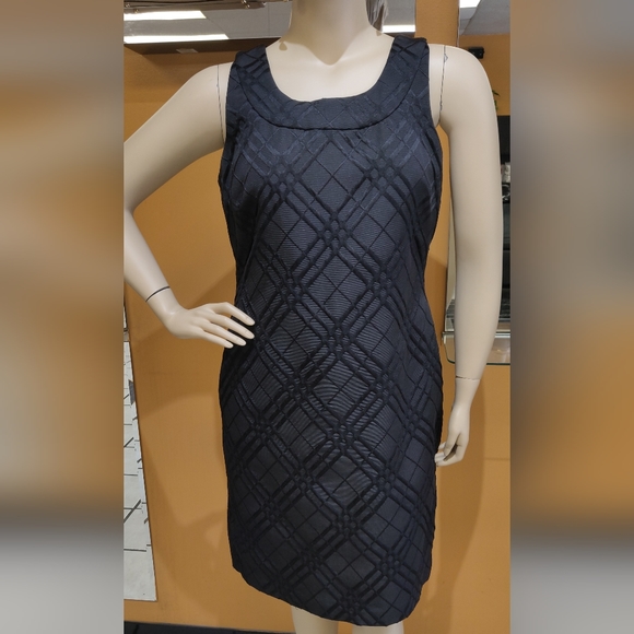 Evan-Picone Black Sleeveless Dress With Raised Diamond Shaped Design - Picture 1 of 8